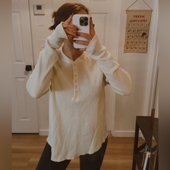 Skims - Long Sleeve Waffle Knit Henley Thermal Top - Picture 2 of 9